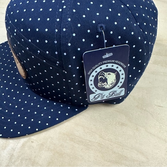 Baseball cap - Picture 4 of 8